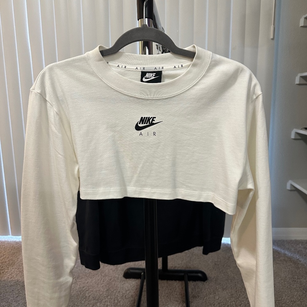 Cropped Nike Tee